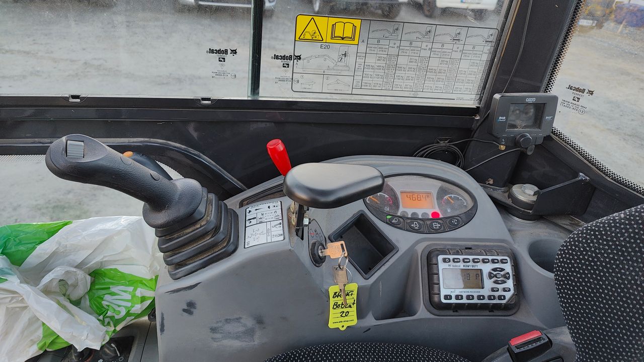 Mini pelle Bobcat E20 Année 2018